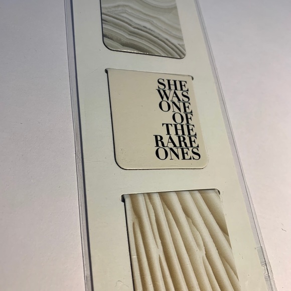 Magnetic Page Markers (Alliteration) - Picture 3 of 4